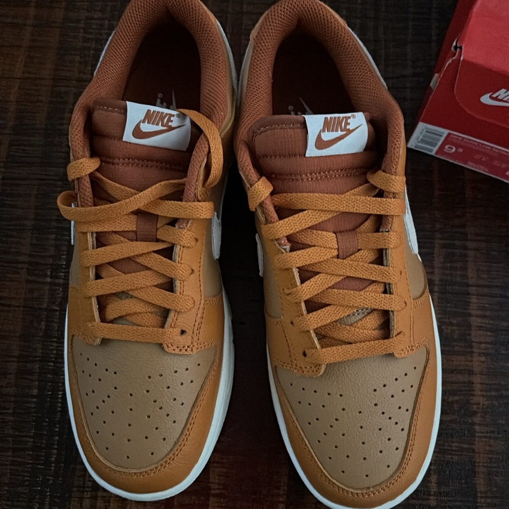 ‼️BNIB‼️Nike Dunk Low Retro SE
Monarch - Picture 2 of 5